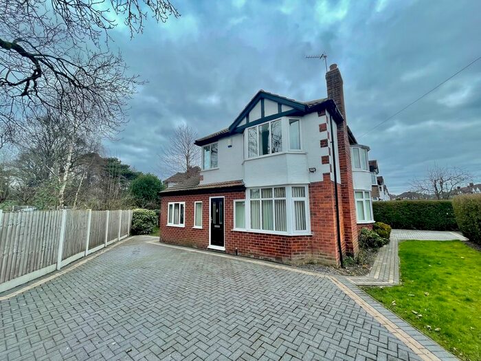5 Bedroom Detached House To Rent In Raven Road, Timperley, WA15