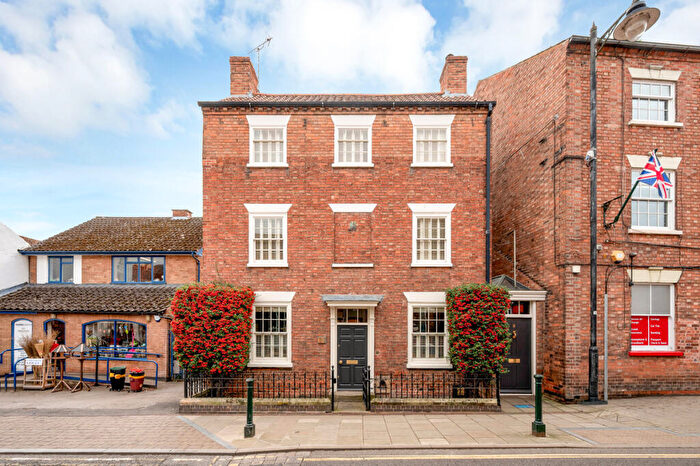 4 Bedroom Town House For Sale In Queen Street, Southwell, NG25