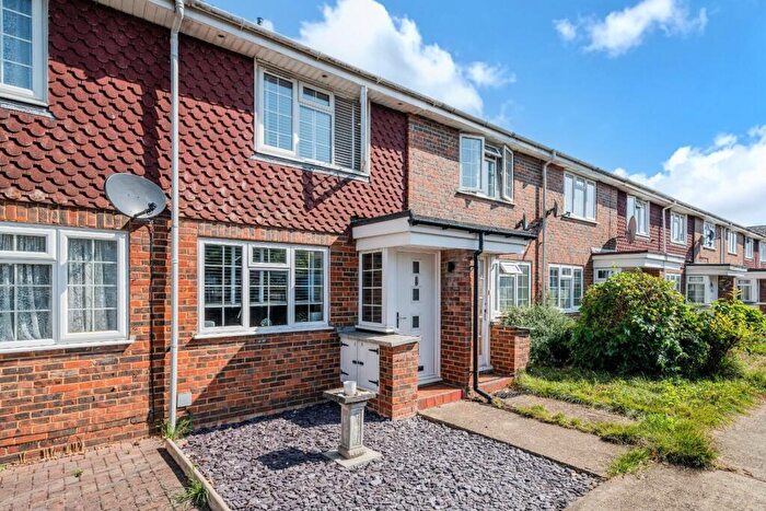 2 Bedroom Terraced House For Sale In Upper High Street, Epsom, KT17