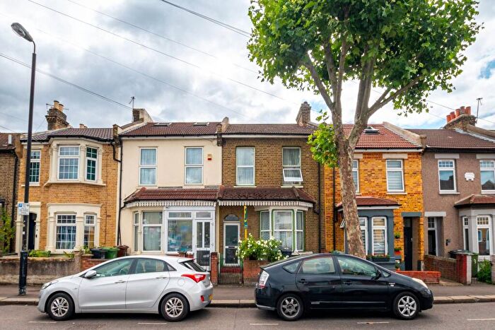 3 Bedroom Terraced House For Sale In Boundary Road, Walthamstow, London, E17