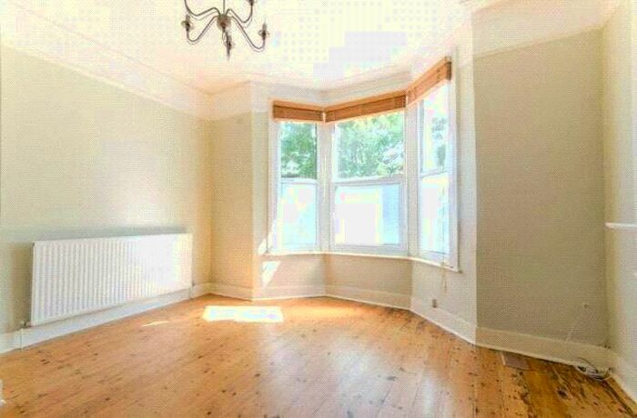 2 Bedroom Apartment To Rent In Mayfield Road, London, N8