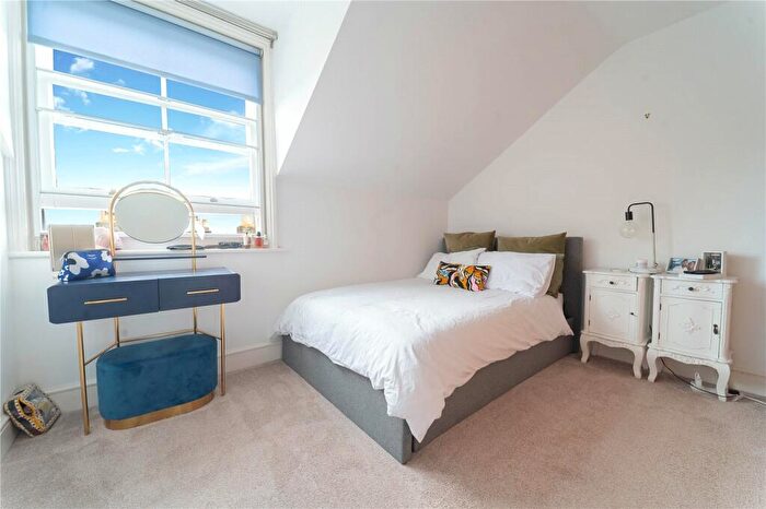 2 Bedroom Apartment To Rent In Oxford Court, Oxford Road, Colchester, Essex, CO3