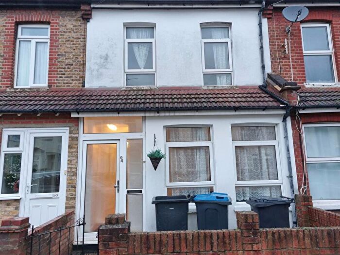 2 Bedroom Terraced House To Rent In Pemdevon Road, Croydon, CR0