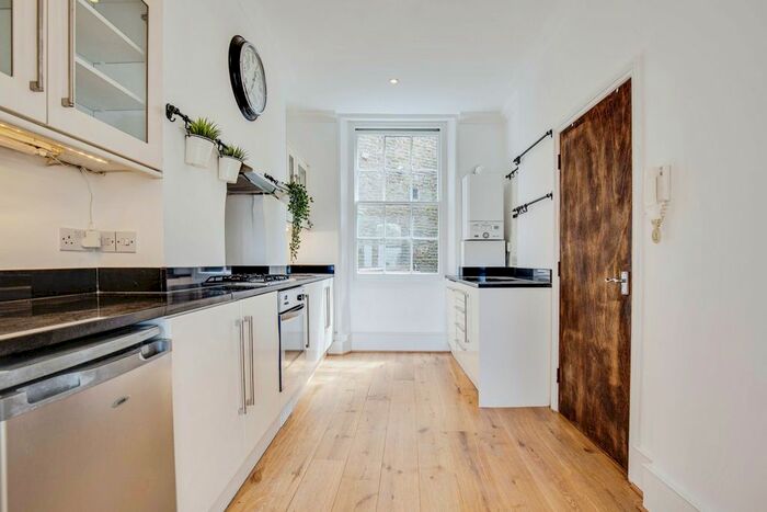 2 Bedroom Flat To Rent In Becklow Road, London, W12