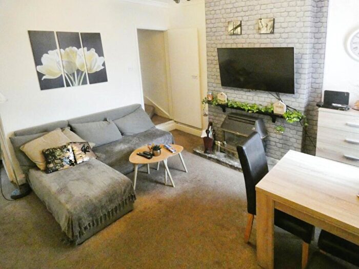 2 Bedroom End Of Terrace House To Rent In Bolsover Street, Mansfield, NG18