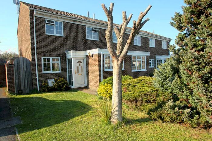3 Bedroom End Of Terrace House To Rent In Bisley, GU24