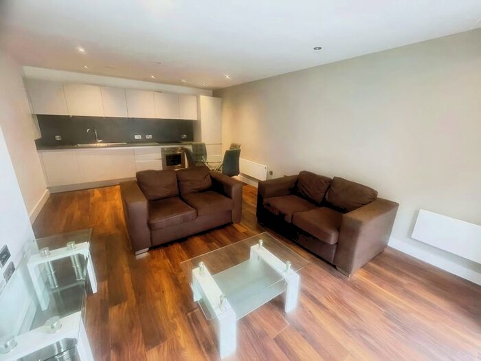 2 Bedroom Flat To Rent In Wilburn Basin, Ordsall Lane, Salford, M5