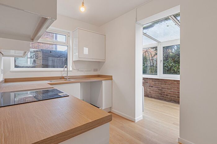 2 Bedroom Maisonette For Sale In Tyeshurst Close, Abbey Wood, SE2