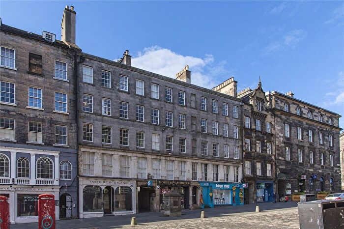 3 Bedroom Flat To Rent In Old Assembly Close, High Street, Edinburgh, EH1
