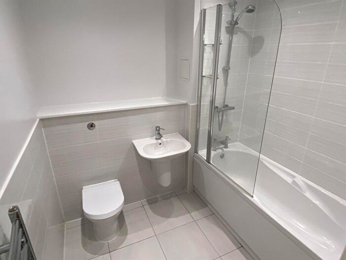 1 Bedroom Apartment For Sale In Ferry Court, Cardiff, CF11
