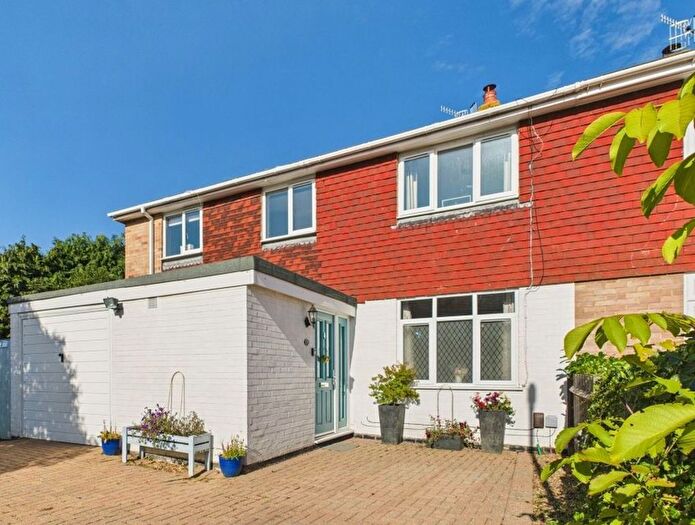 4 Bedroom Semi Detached House For Sale In Croft Close, Tonbridge, TN10