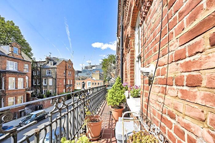 1 Bedroom Flat To Rent In Avonmore Road, West Kensington, London, W14