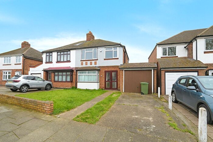 3 Bedroom Semi-detached House For Sale In Lichfield Terrace, Upminster, Essex, RM14