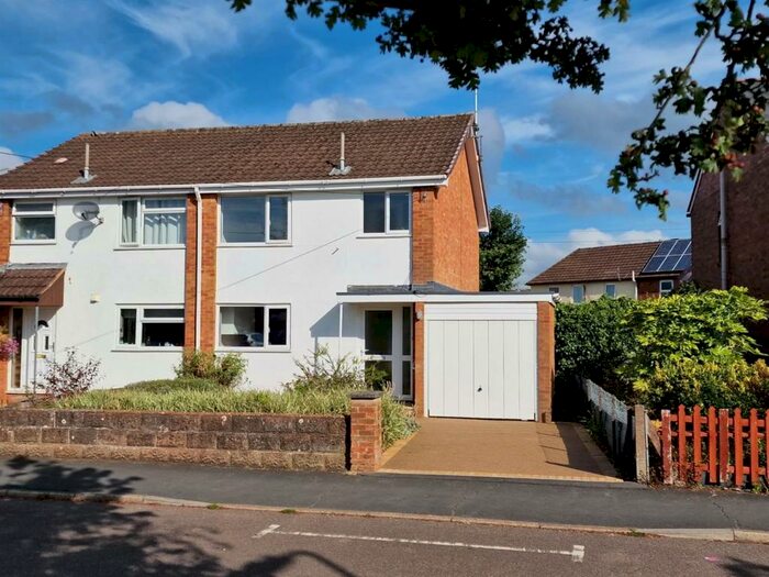 3 Bedroom Semi-Detached House To Rent In Siddalls Gardens, Tiverton, EX16