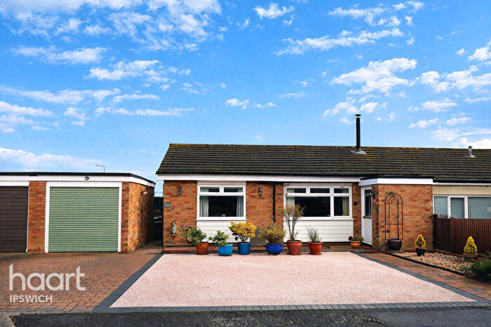 2 Bedroom Semi-Detached Bungalow For Sale In Chapel Field, Ipswich, IP8