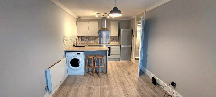 2 Bedroom Flat To Rent In Manor Road, Northampton, NN2