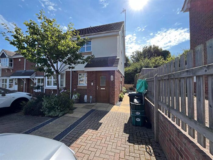 2 Bedroom Flat For Sale In The Orchard, Rhos On Sea, Colwyn Bay, LL28