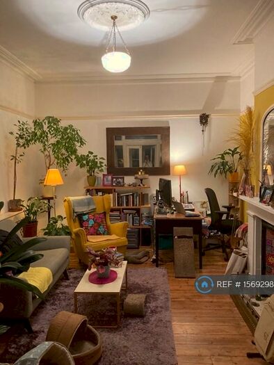 1 Bedroom Flat To Rent In Vicarage Road, Kingston Upon Thames, KT1