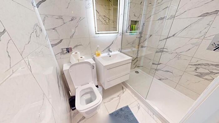 2 Bedroom Flat To Rent In Carter Gate, Nottingham, NG1