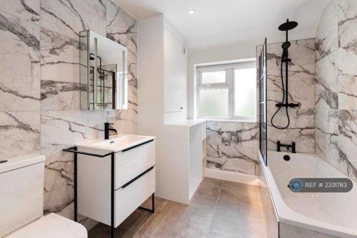 2 Bedroom Flat To Rent In Beverley Gardens, Wembley, HA9