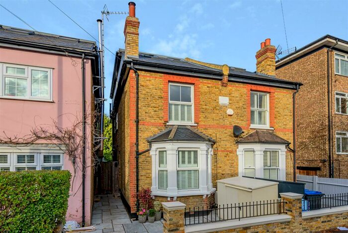 4 Bedroom Semi-Detached House To Rent In Canbury Park Road, Kingston Upon Thames, KT2