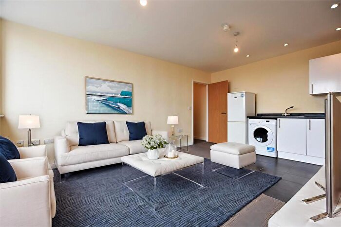 2 Bedroom Flat To Rent In Burleys Way, Leicester, LE1