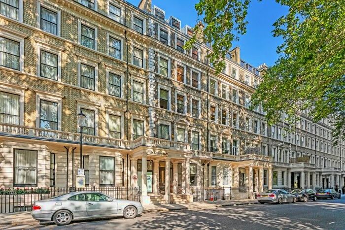 2 Bedroom Flat To Rent In Ashburn Gardens, London, SW7