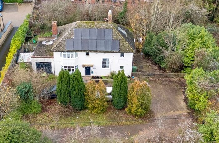 4 Bedroom Detached House For Sale In Cumnor Hill, Oxford, OX2