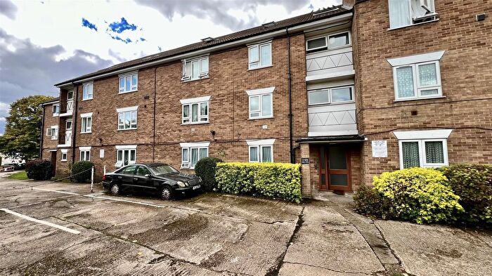 2 Bedroom Flat For Sale In Lampton Road, Hounslow, TW3