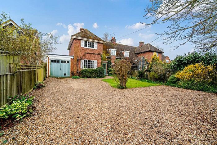 3 Bedroom Semi-Detached House For Sale In Gable Cottages, Buckland, Aylesbury, HP22