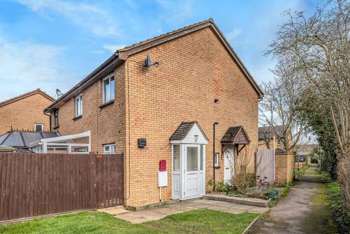 1 Bedroom End Of Terrace House For Sale In Heather Close, Carterton, Oxfordshire, OX18