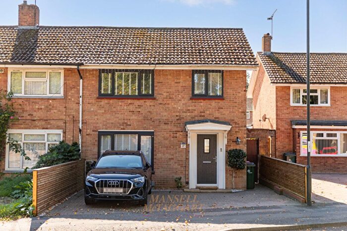 3 Bedroom Semi-detached House For Sale In Ifield Drive, Crawley, RH11