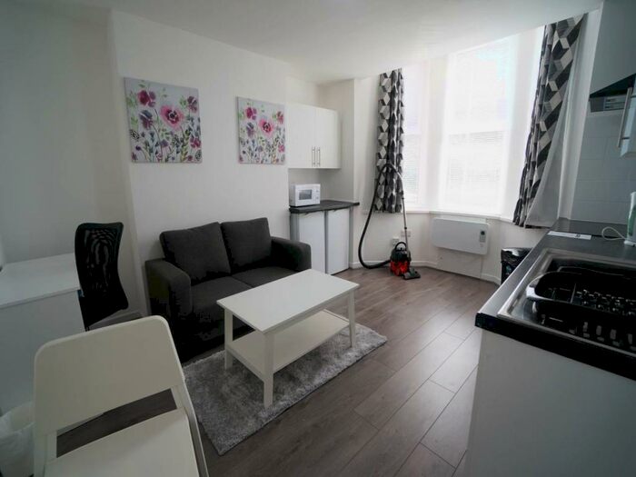 1 Bedroom Flat To Rent In Apartment, Bangor, Gwynedd, LL57