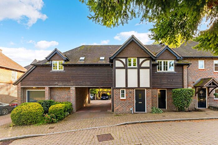 2 Bedroom Flat For Sale In Clement Court, Chawton, GU34