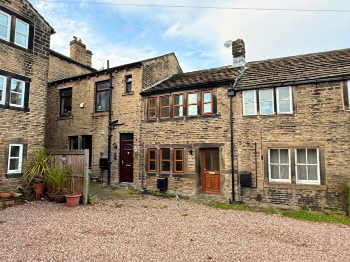 1 Bedroom Terraced House For Sale In Green End Road, Meltham, Holmfirth, West Yorkshire, Uk, HD9