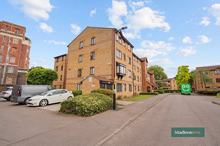 1 Bedroom Flat For Sale In John Maurice Close, Elephant And Castle, SE17