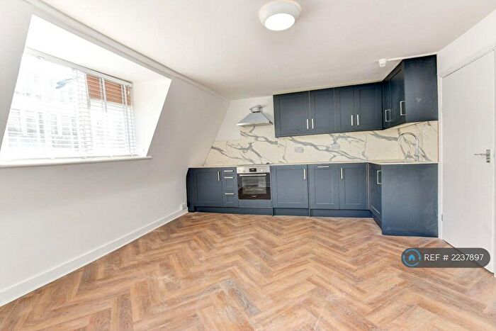 1 Bedroom Penthouse To Rent In Brighton And Hove, Brighton, BN1