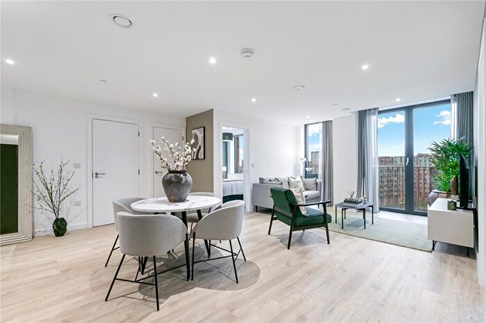 2 Bedroom Apartment To Rent In Gaythorn Street, Salford, M5