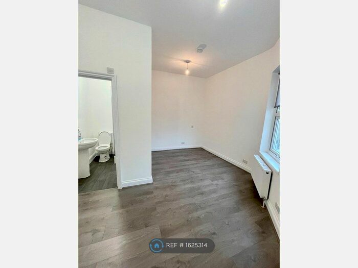 1 Bedroom Flat To Rent In West Green Road, London, N15