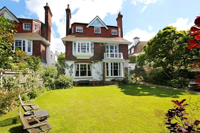 6 Bedroom Detached House For Sale In North View, Wimbledon Common, SW19