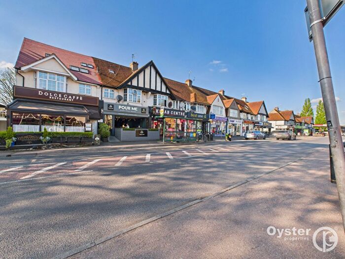 2 Bedroom Flat To Rent In Moneyhill Parade, Rickmansworth, WD3