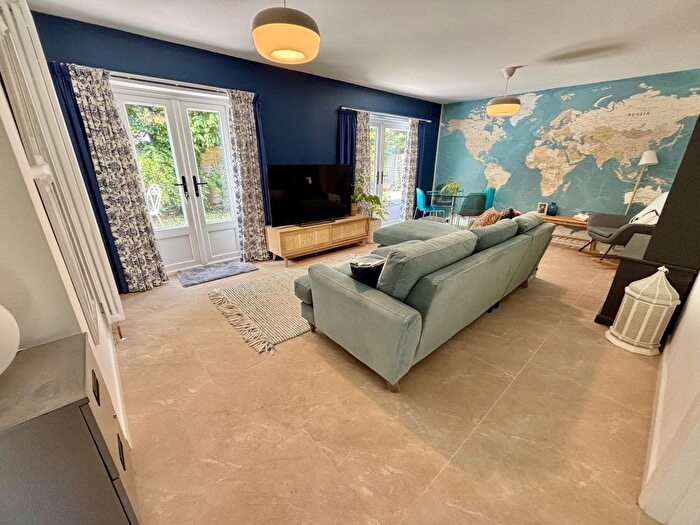 2 Bedroom Detached Bungalow For Sale In Arnewood Gardens, Yeovil, Somerset, BA20