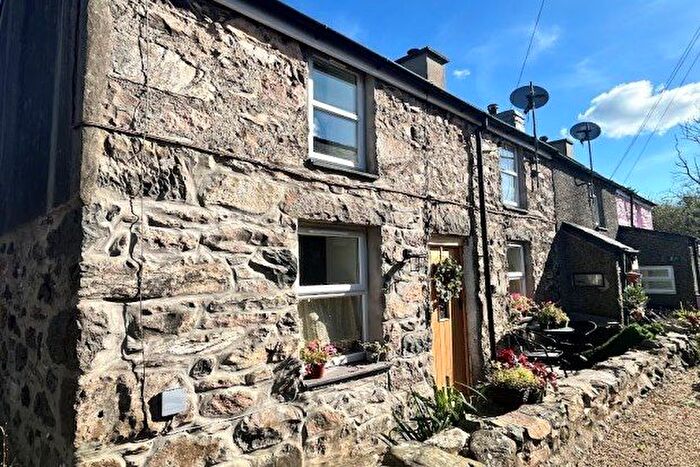 3 Bedroom Terraced House To Rent In Llanaelhaearn, Caernarfon, LL54