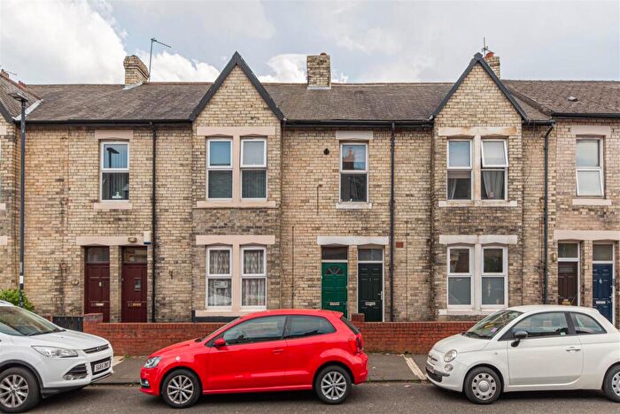 3 Bedroom Flat To Rent In Eighth Avenue, Heaton, Newcastle Upon Tyne, NE6