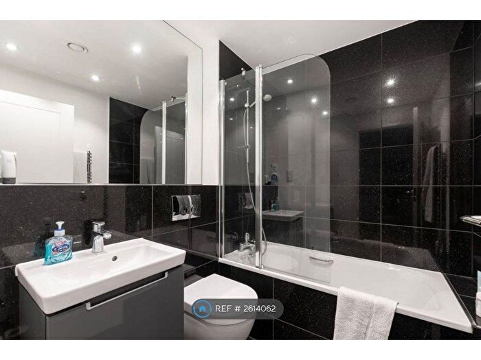 1 Bedroom Flat To Rent In South End, Croydon, CR0