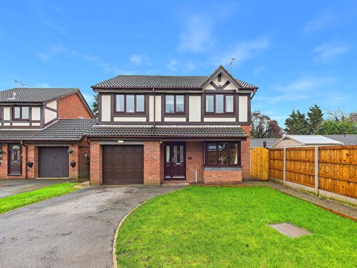 4 Bedroom Detached House For Sale In Lime Court, Sprotbrough, DN5