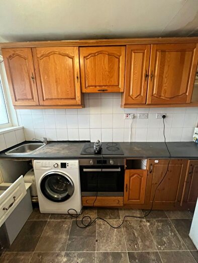 2 Bedroom Flat To Rent In Stepney Way, London, E1