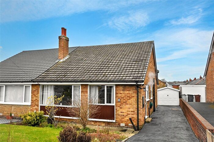 2 Bedroom Bungalow For Sale In St. Marys Close, Tingley, Wakefield, West Yorkshire, WF3