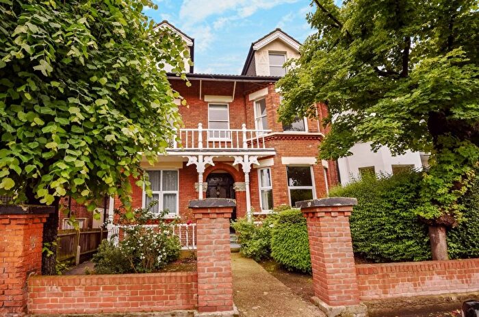 2 Bedroom Flat To Rent In Elm Grove, Wimbledon, London, SW19