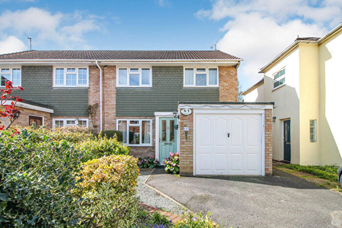 3 Bedroom Semi Detached House For Sale In Somerset Road, Farnborough, GU14